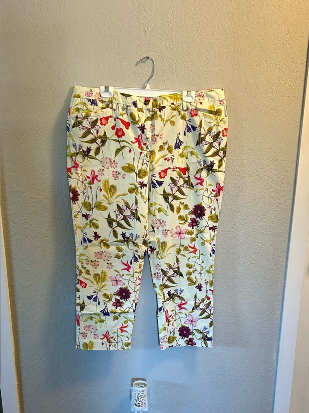 Lands' End Capri Floral Print Denim Pants